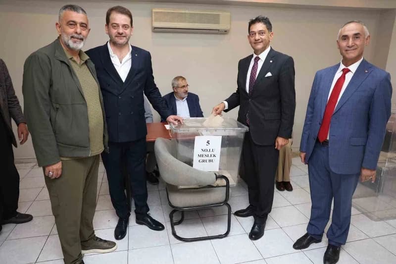 Erzurum Ticaret Borsası Yönetim Kurulu Başkanlığına yeniden seçilen ve seçimlere tek aday olarak giren Hakan Oral, seçim