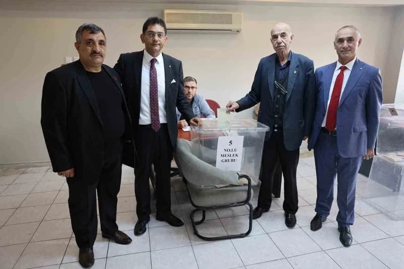 Erzurum Ticaret Borsası Yönetim Kurulu Başkanlığına yeniden seçilen ve seçimlere tek aday olarak giren Hakan Oral, seçim