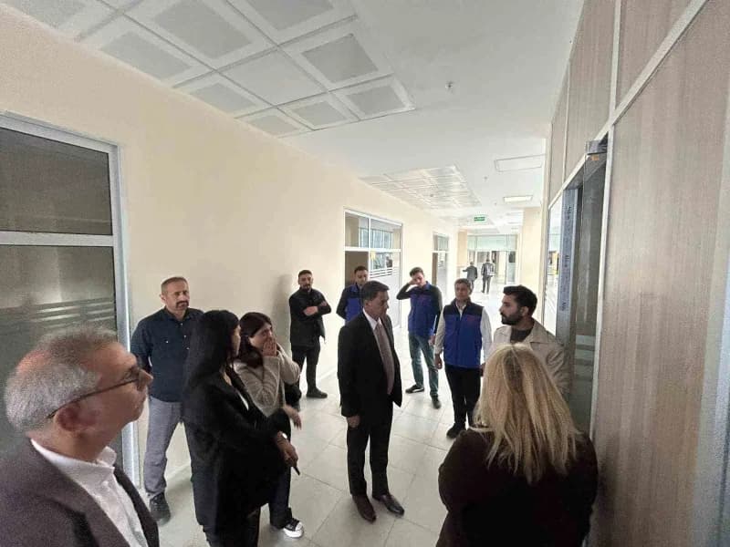 Van Yüzüncü Yıl Üniversitesi (Van YYÜ) ile Hakkâri Üniversitesi ortaklığında hayata geçirilen Girişi