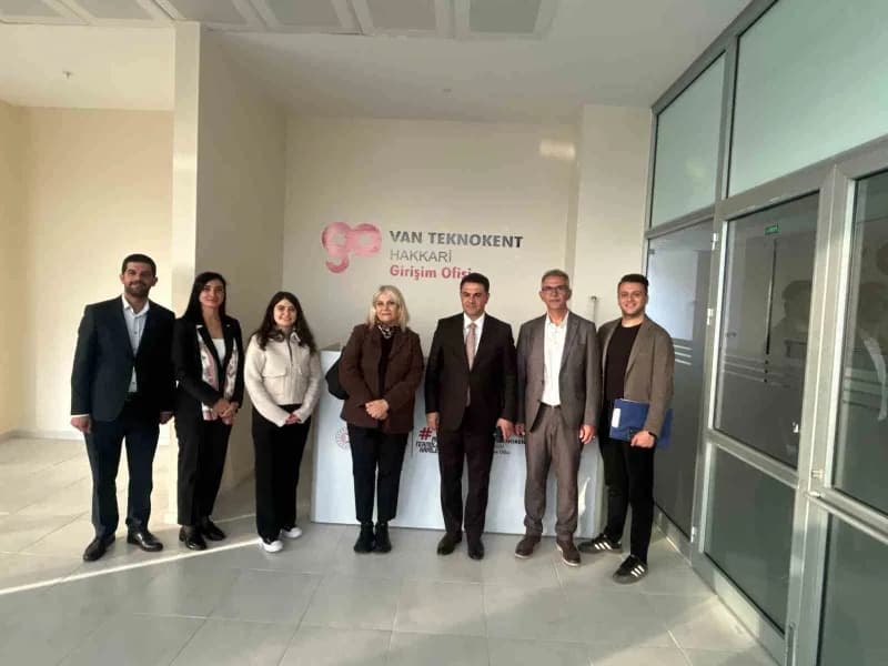 Van Yüzüncü Yıl Üniversitesi (Van YYÜ) ile Hakkâri Üniversitesi ortaklığında hayata geçirilen Girişi