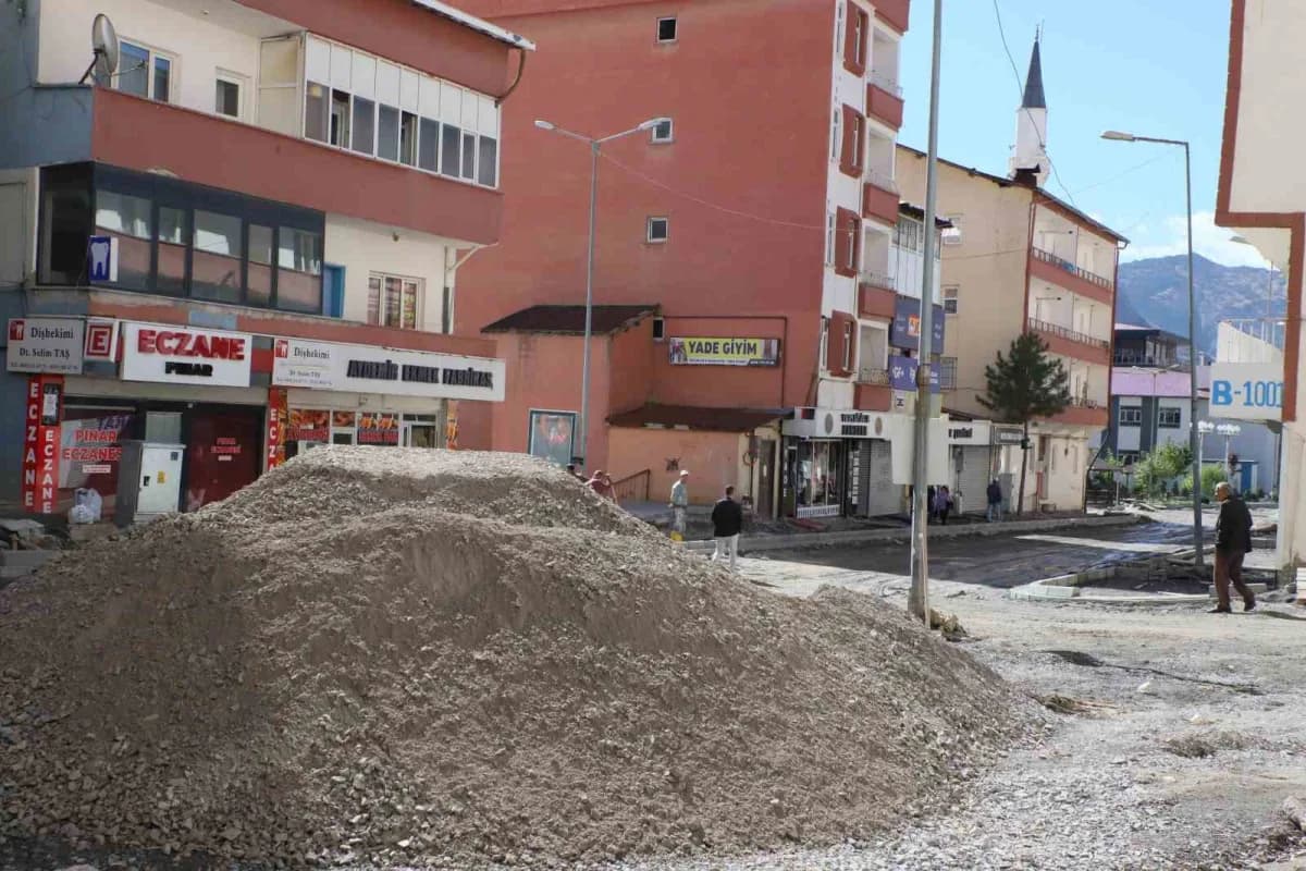 Hakkari’de KPSS Ön Lisans sınavı için inşaat ve altyapı çalışmalarının durdurulduğu sınav merkezi çevresi