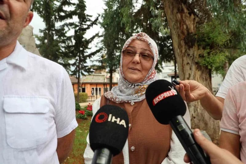 Şehidin ablası Ayşe Kara ise kardeşini İstanbul'da olaydan önce sabah uğurladığını belirterek, "İstanbul'da bizde kalıyo