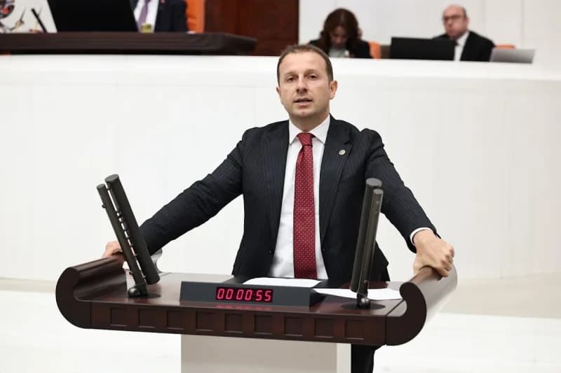 AK Parti Grubu adına söz alan Bursa Milletvekili Ahmet Kılıç, meclis kürsüsünden yaptığı konuşmada hukuk devleti ilkeler