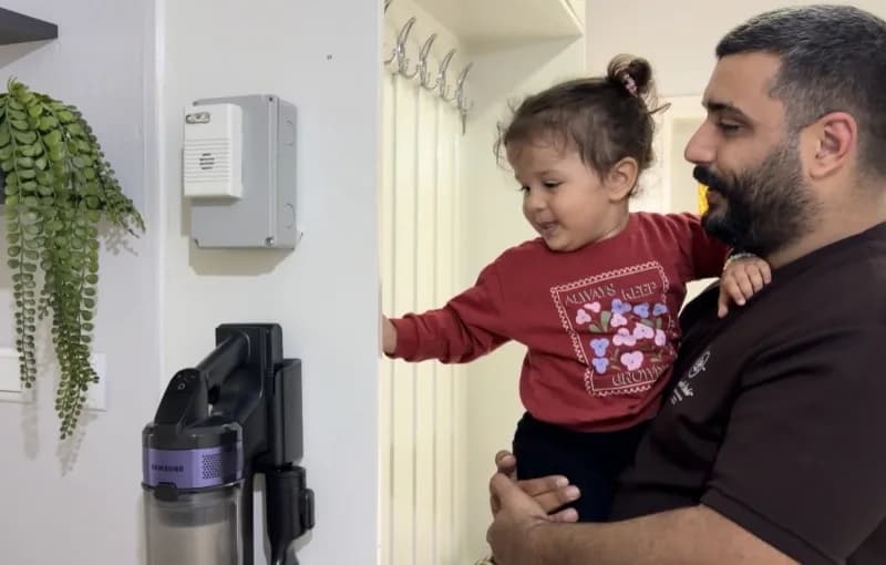 Mehmet Samyürek, hamile eşinin deprem sırasında panik yaşamaması için kendi imkanlarıyla yaklaşık 100 liraya alarm siste