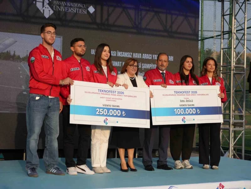 Hasan Kalyoncu Üniversitesi'nde akademik ve sportif başarılar ödüllendirildi