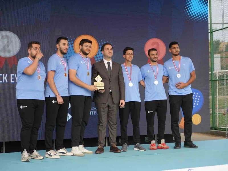Hasan Kalyoncu Üniversitesi'nde akademik ve sportif başarılar ödüllendirildi