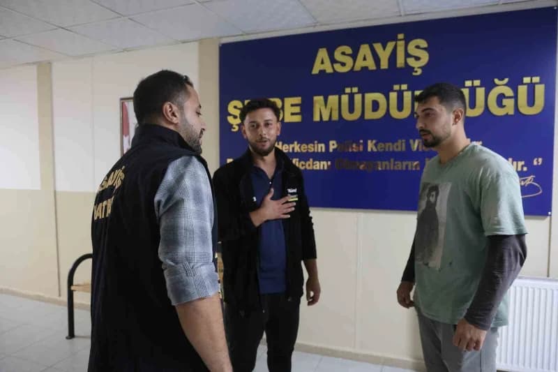 Polis ekiplerinin çalışmasıyla yaklaşık bir saat içerisinde bulunan aracına kavuşan Ertaş, polis ekiplerine teşekkür dil