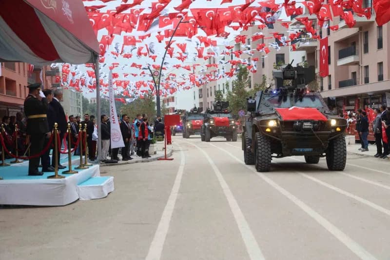 Hatay’da depremde yerle bir olan ve enkaz kaldırma çalışmalarıyla birlikte boş araziye dönen Atatürk