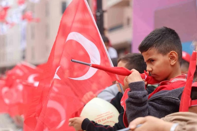 Hatay’da depremde yerle bir olan ve enkaz kaldırma çalışmalarıyla birlikte boş araziye dönen Atatürk