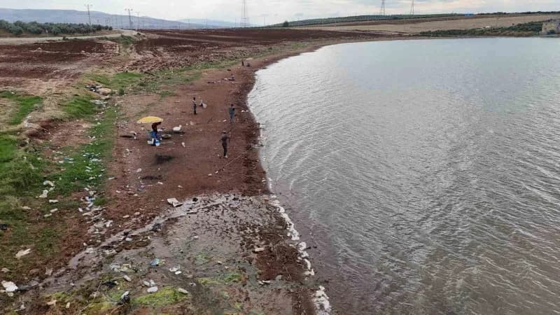 Hatay'da geçen yıl kuraklık nedeniyle su seviyesi düşen Reyhanlı Barajı, bu yıl etkili olan aşırı yağışlarla yeniden dol