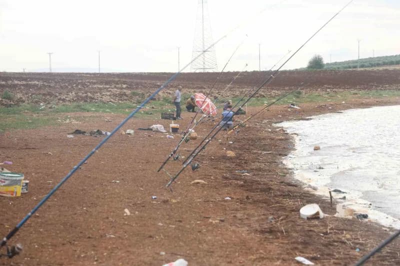 Hatay'da geçen yıl kuraklık nedeniyle su seviyesi düşen Reyhanlı Barajı, bu yıl etkili olan aşırı yağışlarla yeniden dol