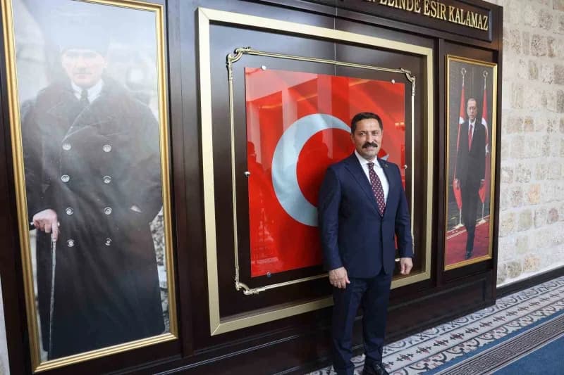 Hatay'da 6 Şubat depremlerinde ağır hasar alan tarihî valilik binası, aslına sadık kalınarak yeniden