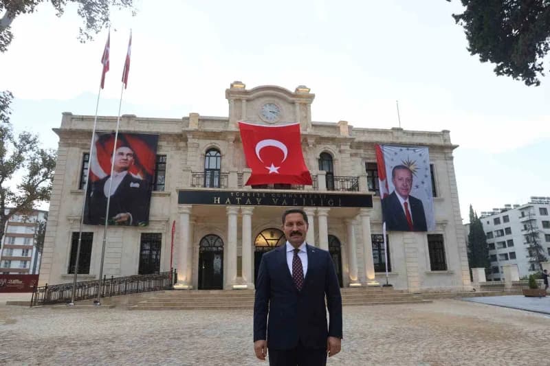 Hatay'da 6 Şubat depremlerinde ağır hasar alan tarihî valilik binası, aslına sadık kalınarak yeniden