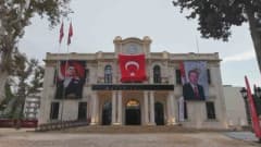 Hatay’da 6 Şubat depreminde hasar gören tarihi valilik binasının yeniden inşa edilmiş dış cephesi