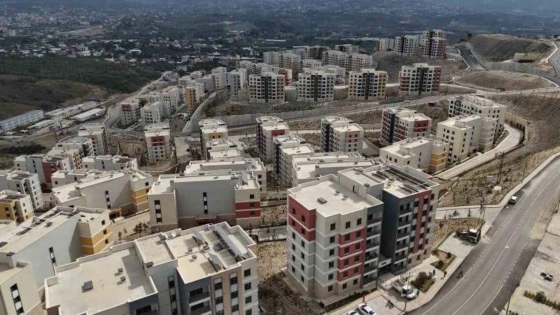 Hatay'da deprem sonrası inşa edilen konutların teslim edilmesiyle kira piyasasında hareketlilik yaşandı.