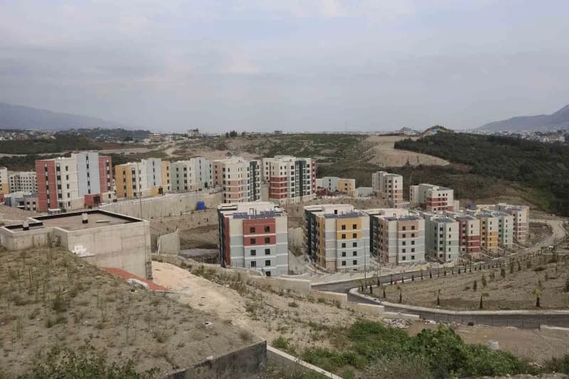 Hatay'da deprem sonrası inşa edilen konutların teslim edilmesiyle kira piyasasında hareketlilik yaşandı.