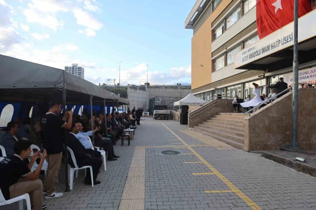 Hatay’ın Antakya ilçesinde 1967 yılında kurulan Hatay Anadolu İmam Hatip Lisesi’nde mezunlar buluşmasının bu yıl 2’ncisi