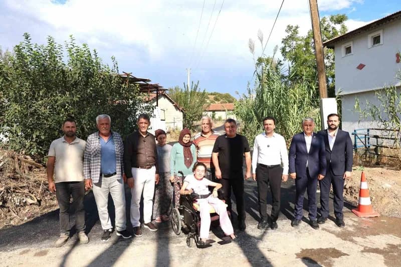 Çalışmayı yerinde incelemek ve Hatice ile ailesini ziyaret etmek üzere Karaöz Mahallesi'ne giden Başkan İsa Yıldırım, Ha