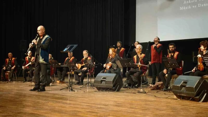 Bostancı'nın konuşmasının ardından Kültür ve Turizm Bakanlığı Müzik ve Dans Topluluğu tarafından konser verildi.