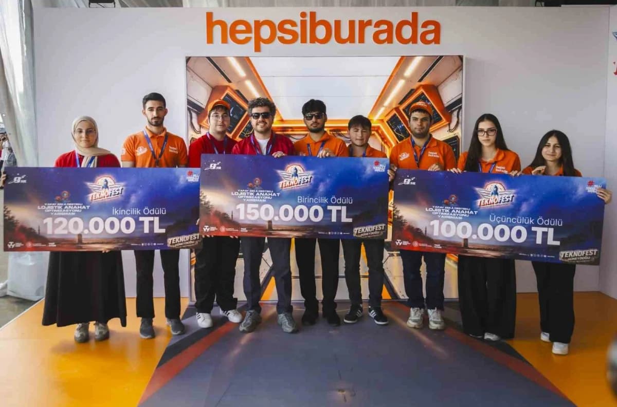 Hepsiburada, Şanlıurfa GAP Havalimanı’nda düzenlenen TEKNOFEST Güneydoğu’da, yapay Zeka temelli teknolojileri, yeni nesi