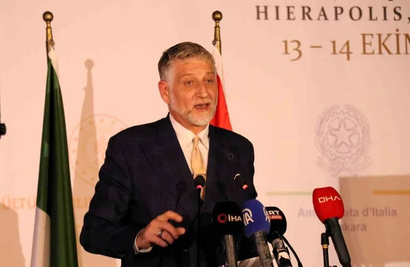 İtalya Kültür Bakanı Alessandro Giuli