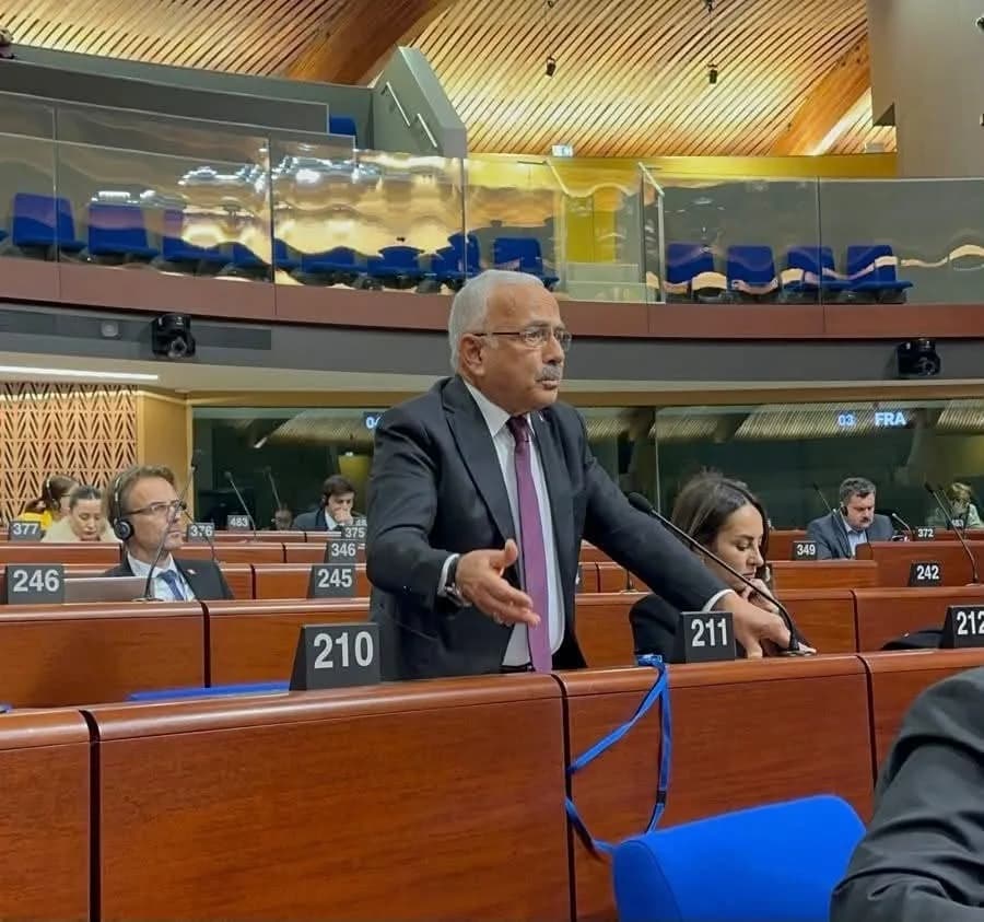 Hilmi Güler Avrupa Konseyi’nde konuşma yaparken