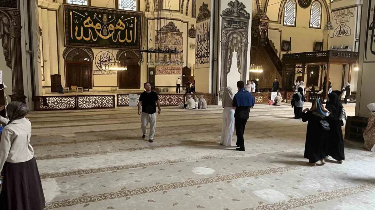 Bursa Ulu Camii’nin tanıtımında manevi kimliğinin ve ibadet işlevinin ön plana çıkarılması gerektiği