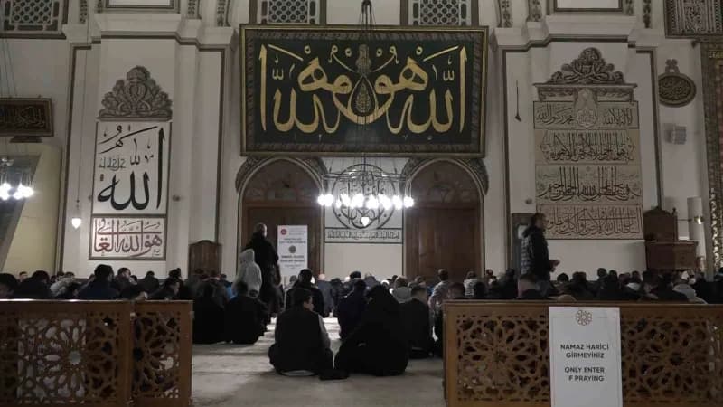 Bursa Ulu Camii’nin tanıtımında manevi kimliğinin ve ibadet işlevinin ön plana çıkarılması gerektiği