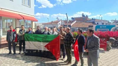 Hisarcık Cumhuriyet Meydanı’nda Gazze için düzenlenen basın açıklaması ve dua programı