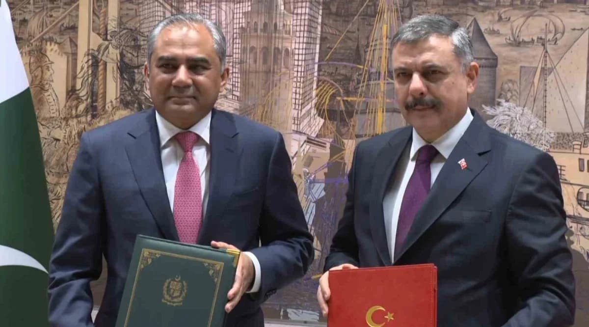 İçişleri Bakanı Mustafa Çiftçi ve Pakistan İçişleri Bakanı Mohsın Naqvı İstanbul’da görüşme yaparken