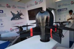 İstanbul Gelişim Üniversitesi’nin TEKNOFEST’te sergilediği jet dron ve elektrik fan motorlu VTOL İHA modelleri