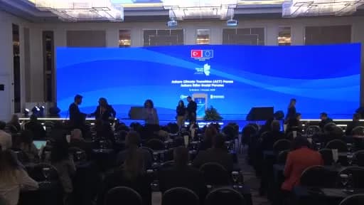 Ankara İklim Geçişi Forumu'nda konuşan İklim Değişikliği Başkanı Halil Hasar