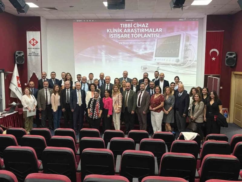 Başkent Üniversitesi Adana Dr. Turgut Noyan Uygulama ve Araştırma Merkezi binası ve toplantı salonu