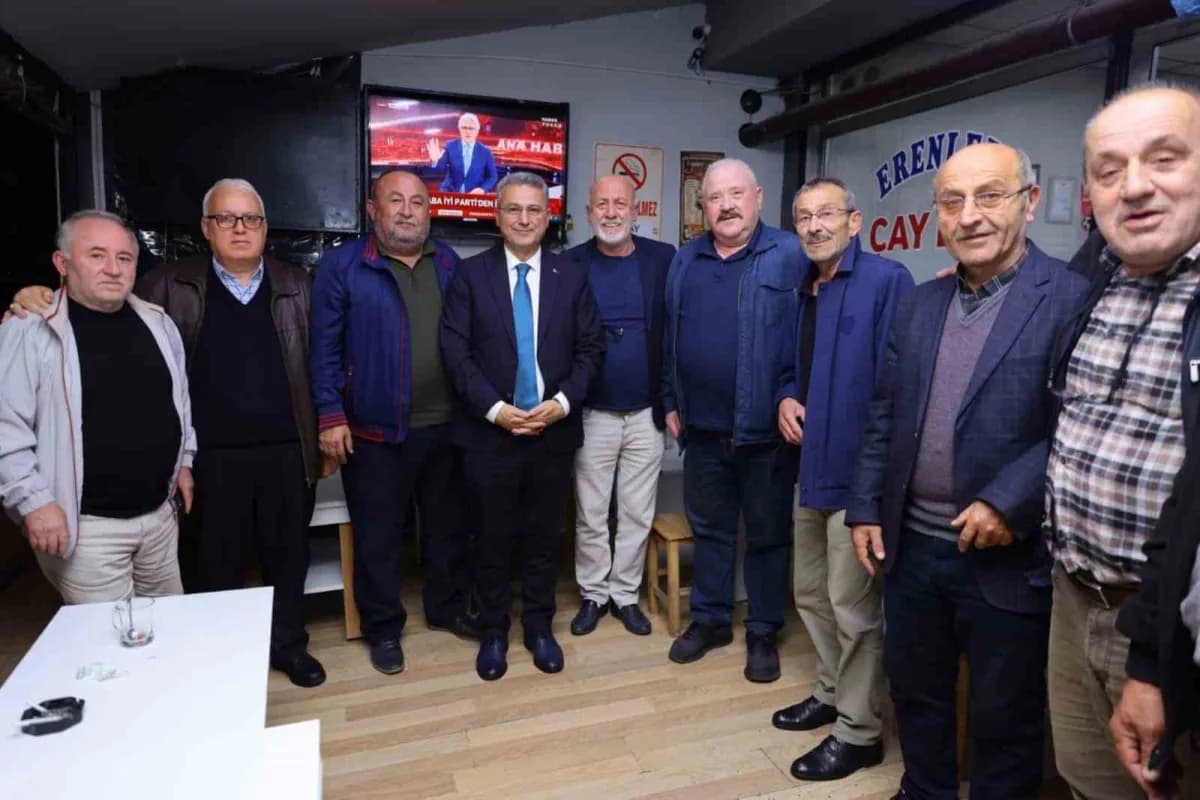 İlkadım ilçesinde Mahalle buluşmalarında vatandaşları dinlemeye devam eden İlkadım Belediye Başkanı