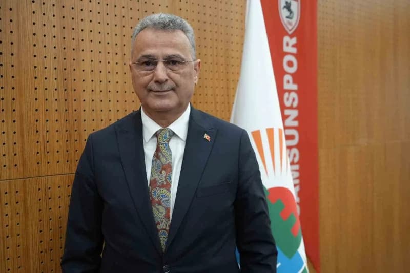 İlkadım Belediye Başkanı İhsan Kurnaz basın toplantısında konuşuyor