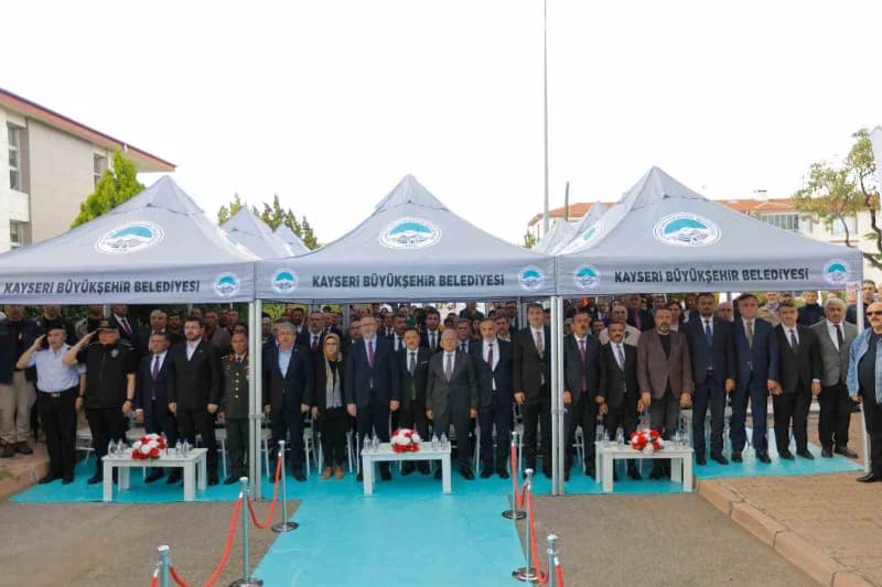 Kayseri Büyükşehir Belediye Başkanı Dr. Memduh Büyükkılıç, Kültür ve Turizm Bakan Yardımcısı Dr. Coşkun Yılmaz ile birli