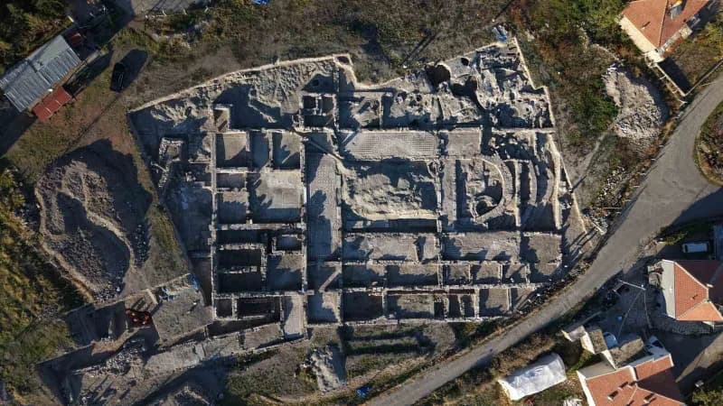 Kayseri İncesu Örenşehir Mahallesi arkeolojik kazı alanında bulunan mozaik yapılar