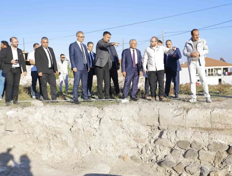 Kayseri’nin İncesu ilçesi Örenşehir Mahallesi’nde yürütülen arkeolojik kazılarda yeni yapıların ve m
