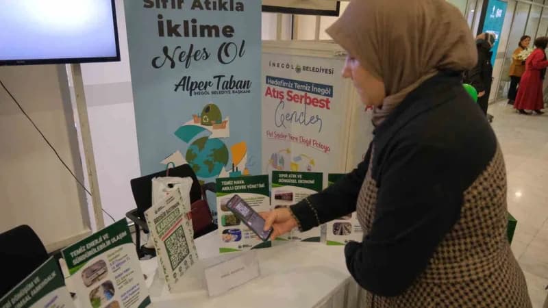 İnegöl Belediyesi, "Sıfır Atık Kadınla Mümkün" ve "Sürdürülebilir Çevre-sıfır Atık Eğitimi" başlığıyla düzenlenen progra