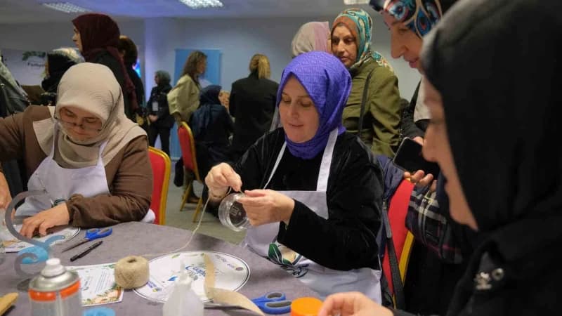 İnegöl Belediyesi, "Sıfır Atık Kadınla Mümkün" ve "Sürdürülebilir Çevre-sıfır Atık Eğitimi" başlığıyla düzenlenen progra