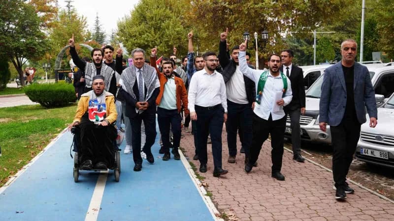 İnönü Üniversitesinde Filistin’e destek için tek yürek oldular