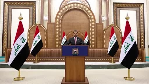 Irak Başbakanı Ali Zeydi Egemenlik Günü konuşması yaparken