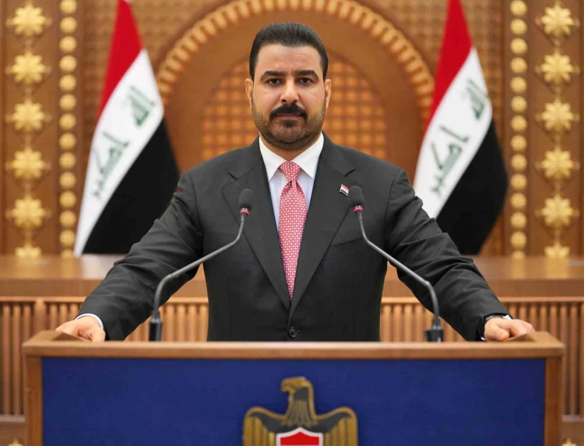 Irak Başbakanı Ali Zeydi basın açıklaması yaparken