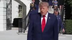 ABD Başkanı Donald Trump basın mensuplarına açıklama yaparken