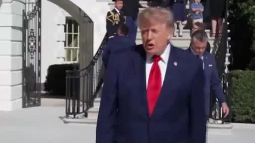 ABD Başkanı Donald Trump basın mensuplarına açıklama yaparken