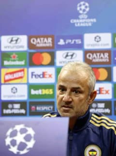 İsmail Kartal basın toplantısında Aston Villa maçı öncesi açıklamalarda bulunuyor