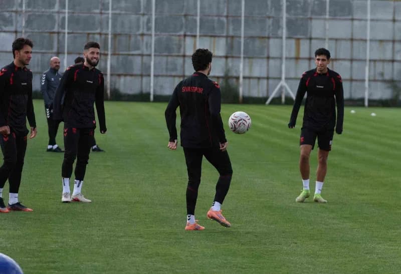 Trendyol 1. Lig’in 9. Haftasında sahasında Pendikspor’u konuk edecek Sivasspor, karşılaşmanın hazırlıklarını sürdürüyor.