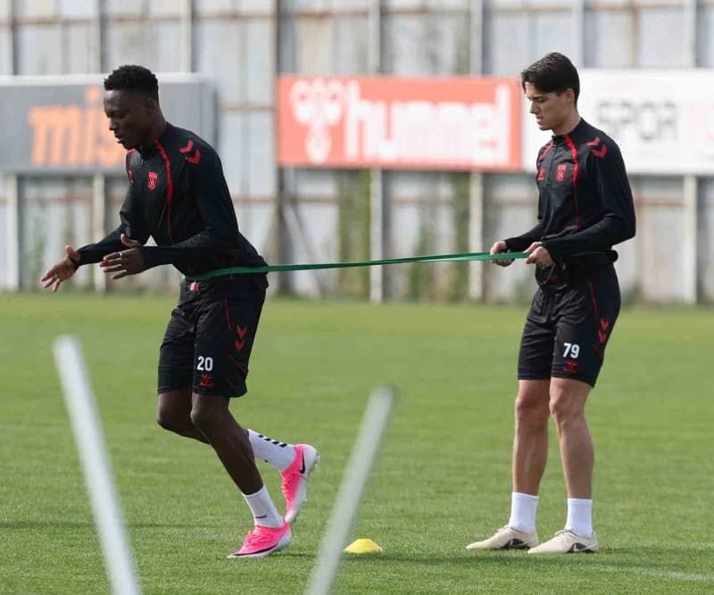 Trendyol 1. Lig’in 12. Haftasında Ümraniyespor’a konuk olacak Sivasspor, bu karşılaşmanın hazırlıkla