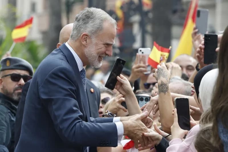 İspanya Kralı VI. Felipe ve Kraliçe Letizia, iki buçuk ay önce yaklaşık 80 bin göçmenin kitlesel akınına uğrayan Sebte'y