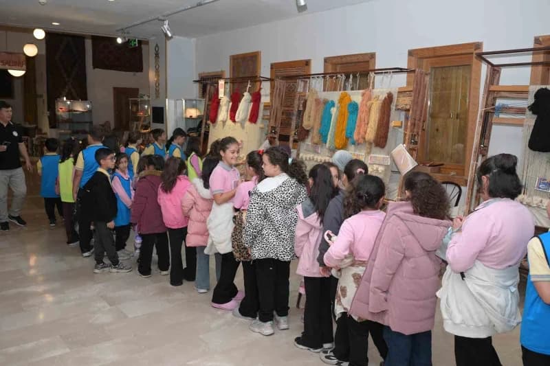 Isparta Belediyesi, şehirde Halı dokumacılığını yeniden canlandırmak ve gelecek nesillere aktarmak a